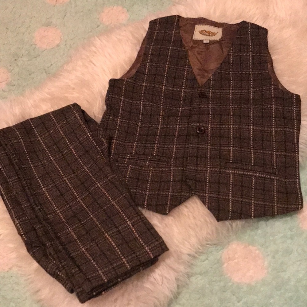 NWT 3 piece suit 4T